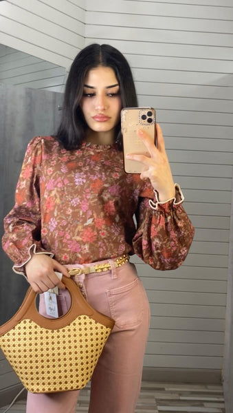 Blusa estampada romántica