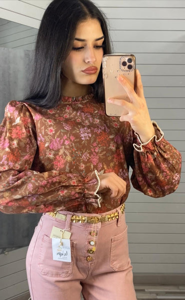 Blusa estampada romántica