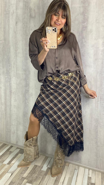 Cinturón dorado con detalles cainita