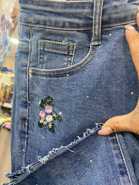 Pantalón recto bordado azul vaquero