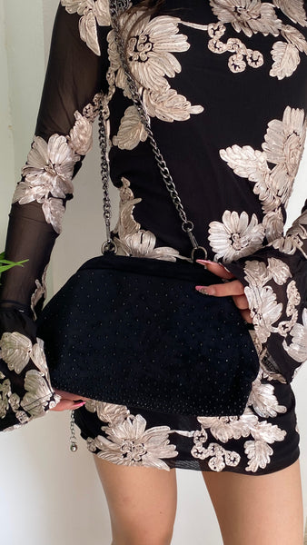 Bolso negro de antelina con tachas