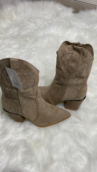 Botas beige con pedrería