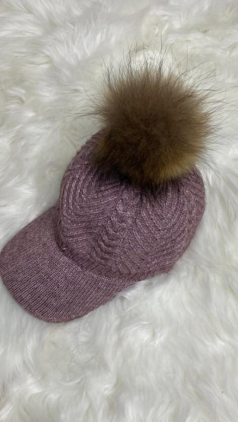 Gorra polar con pompon de pelo natural