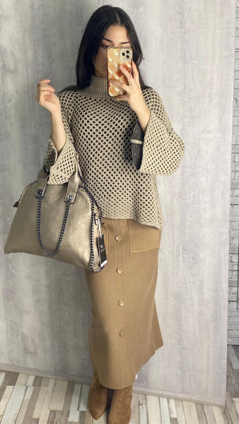 Bolso beige efecto dorado con cadenas