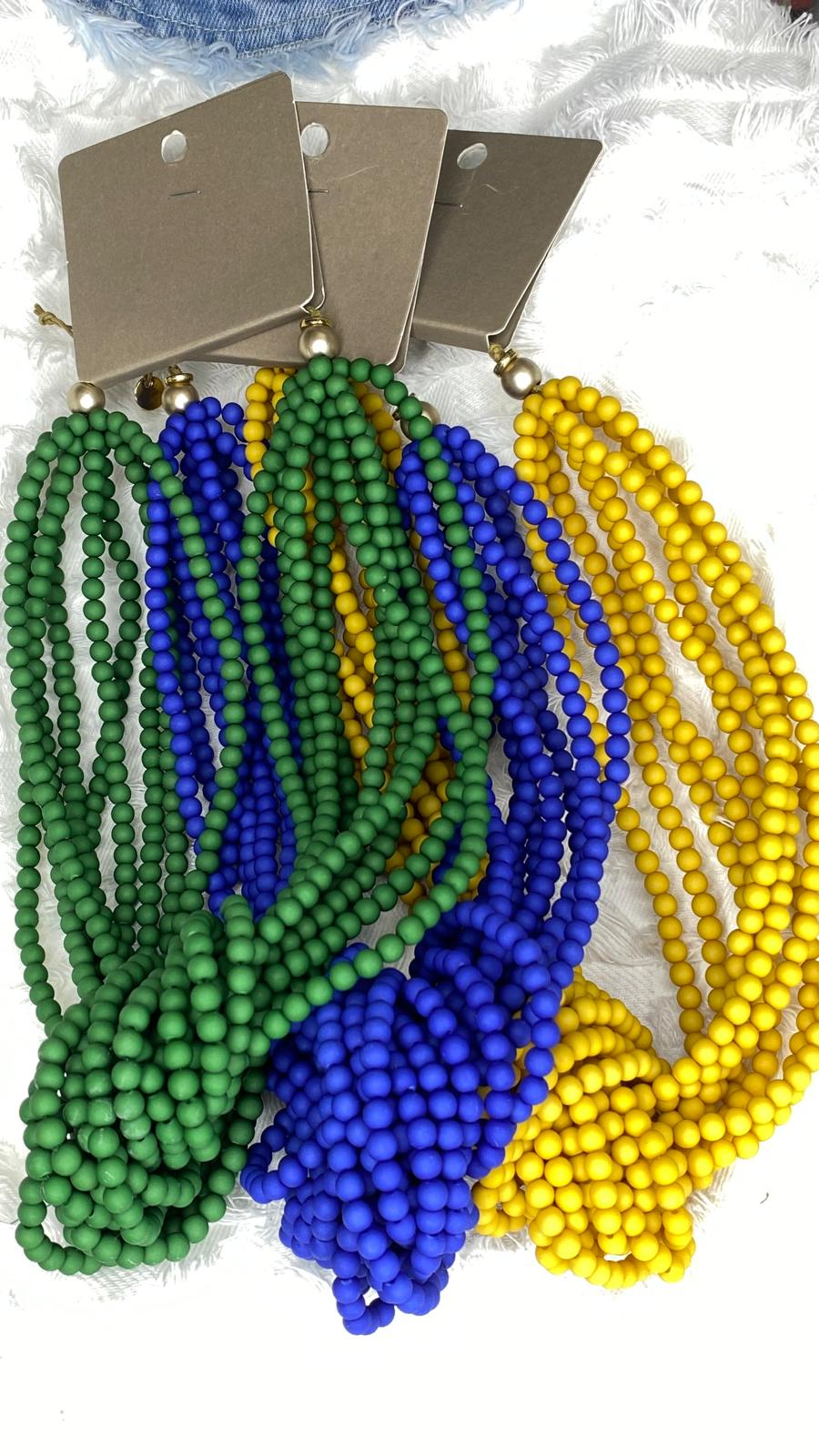 Collar nudo lleva varías vueltas