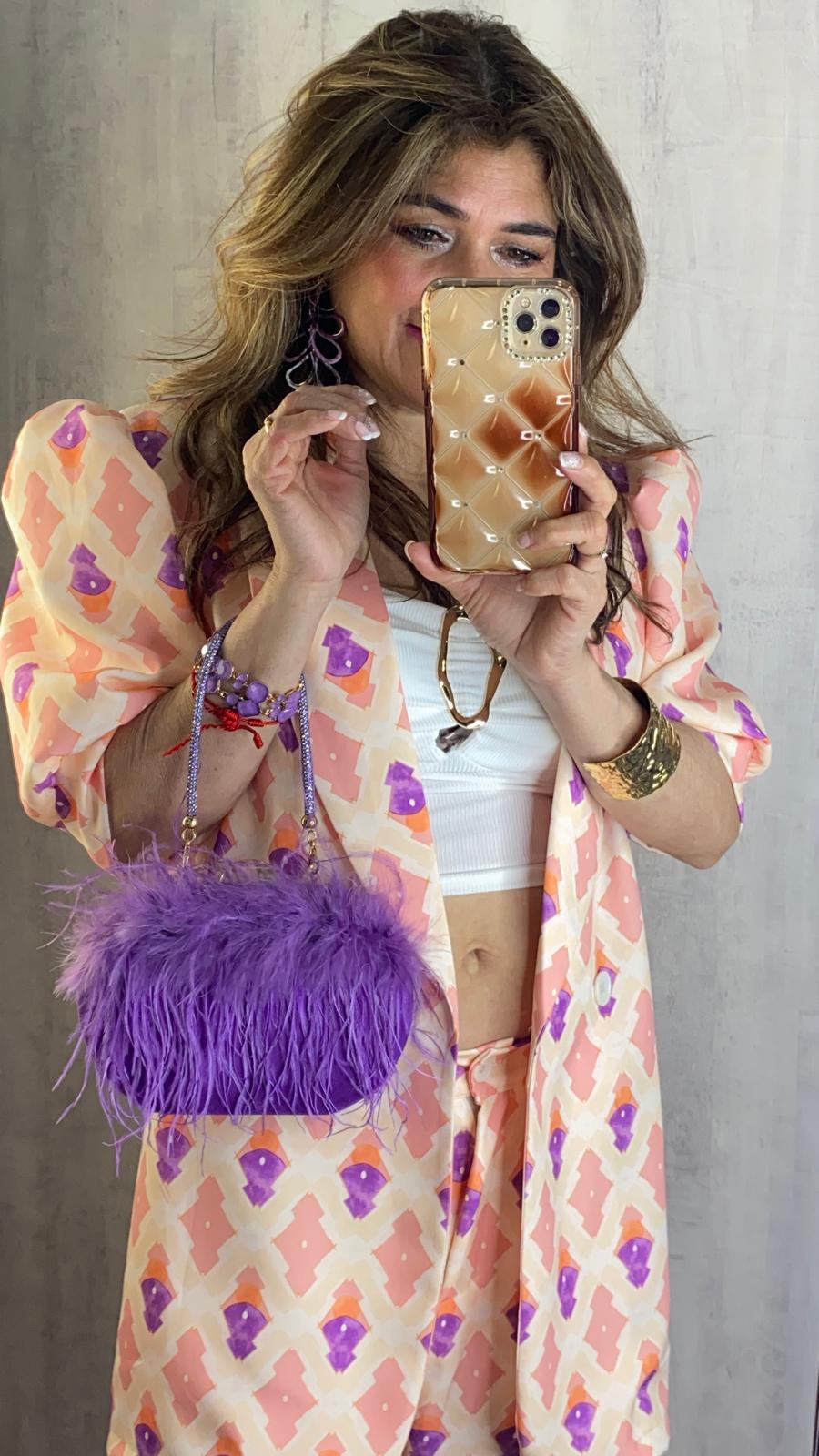 Bolso de fiesta morado claro de antelina con plumas
