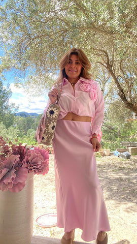 Falda satinada en rosa chicle