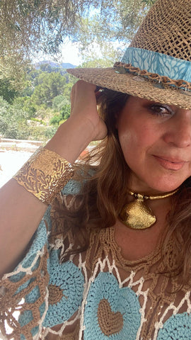 Pulsera  troquelada dorada de acero