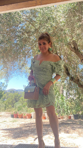 Vestido verde agua troquelado