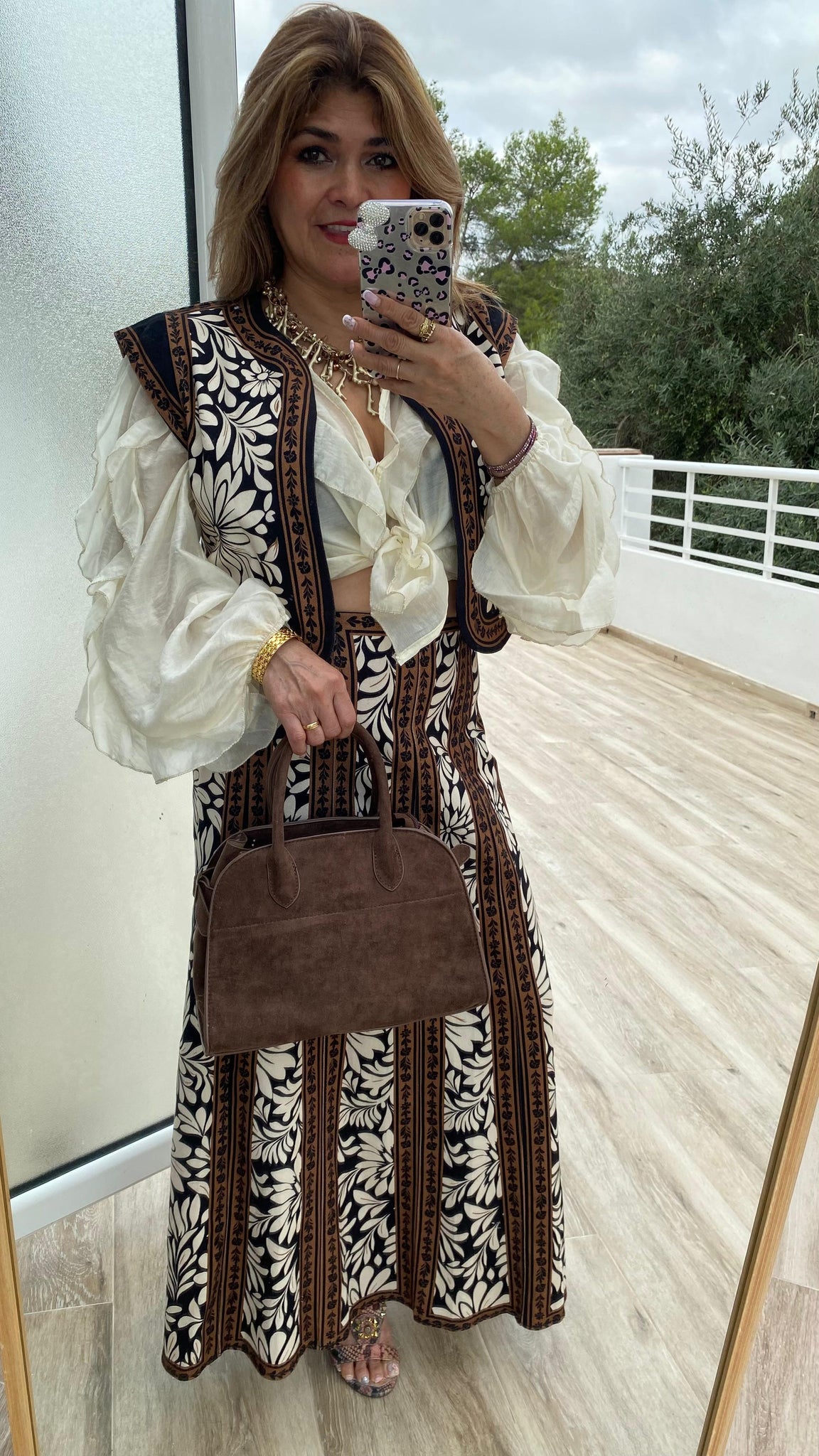 Blusa blanco roto con volantes