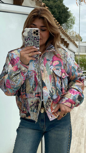 Chaqueta bomber estampada