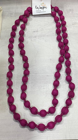 Collar bolas de seda en buganvilla