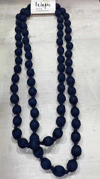 Collar bolas de seda en azul marino