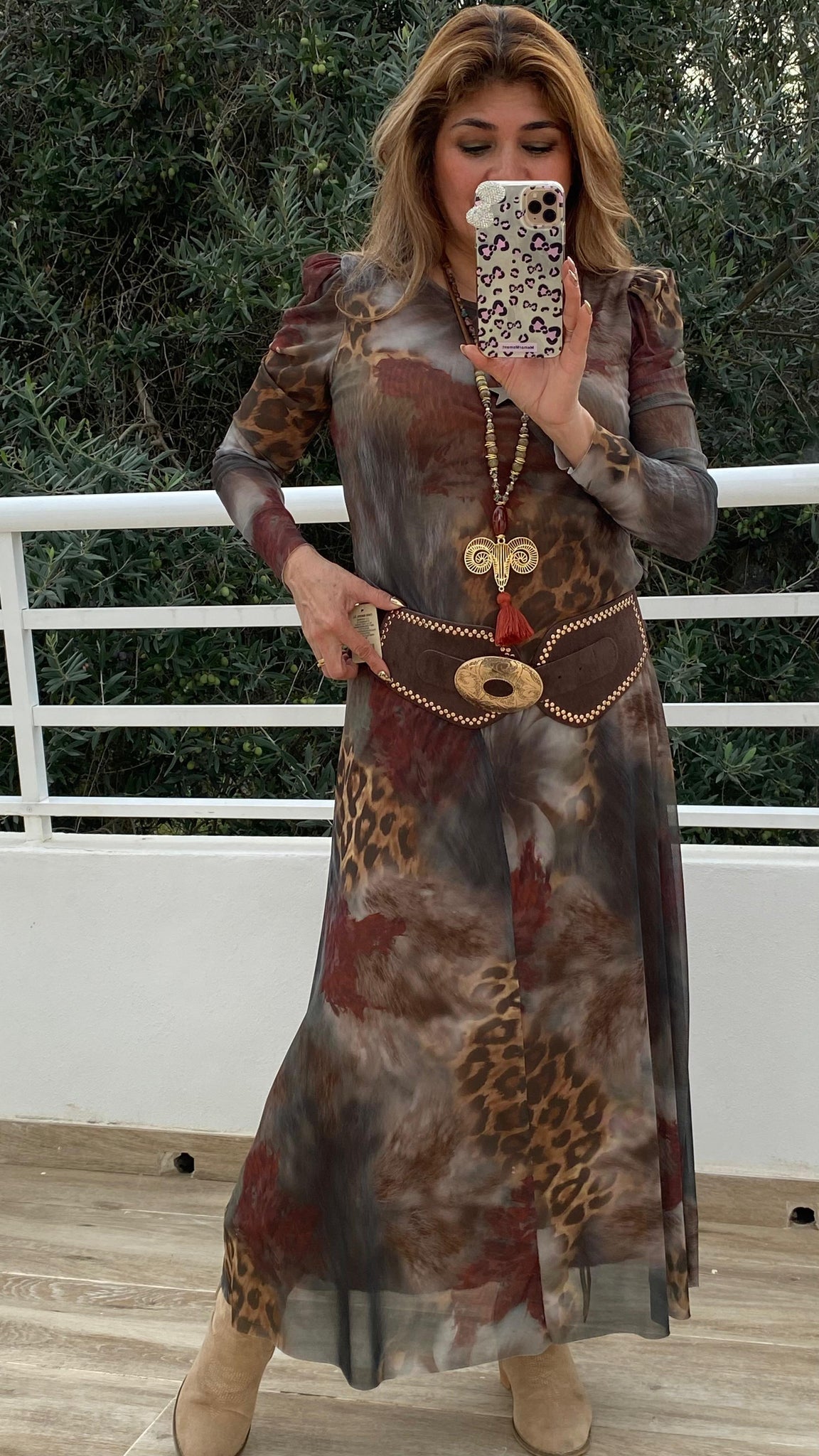 Cinturón de elástico de poli piel con tachas