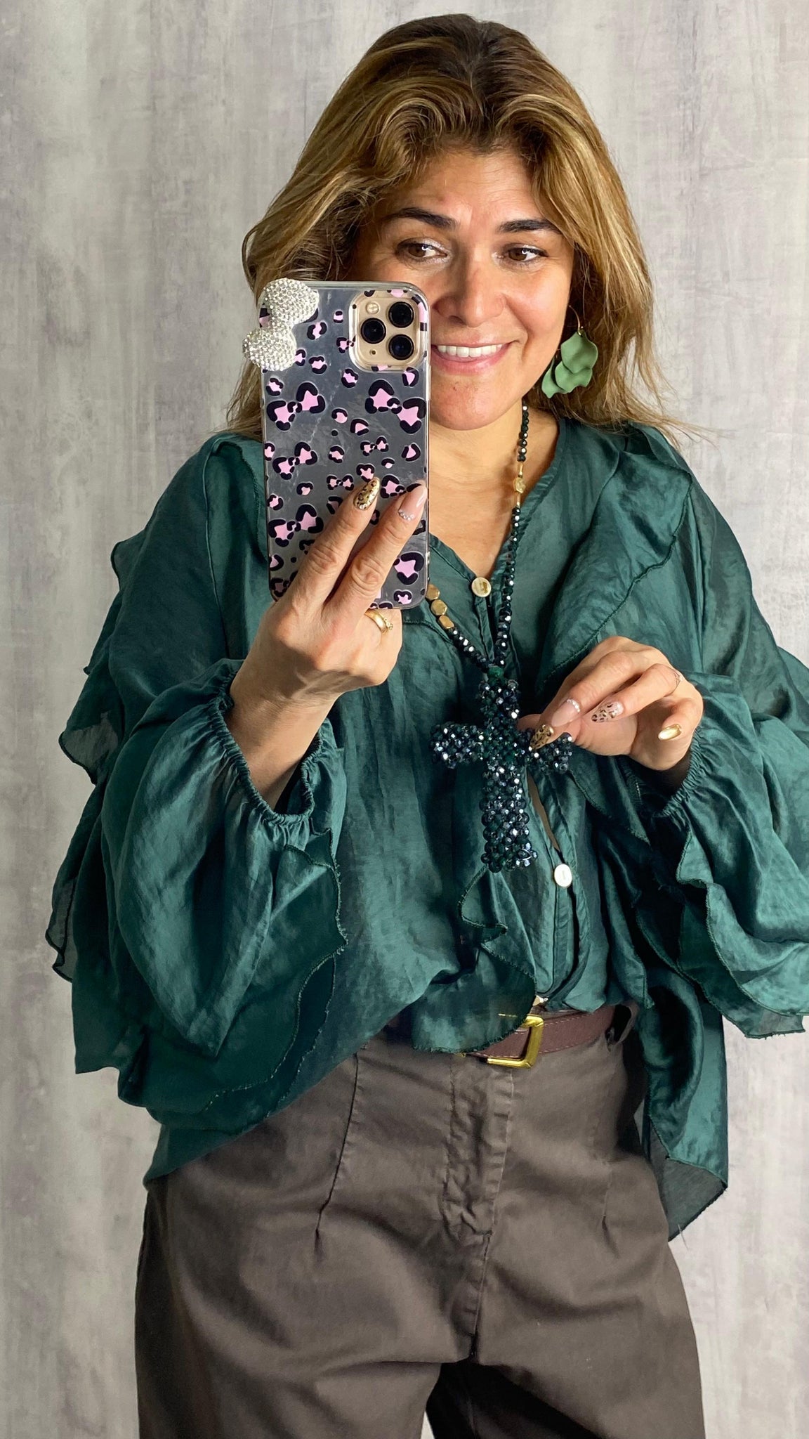 Collar verde botella cruz