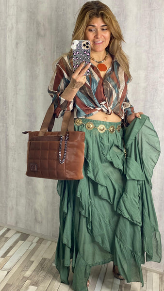 Falda verde botella con volantes asimétricos