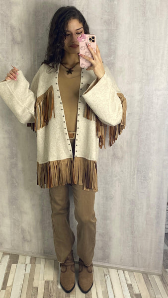 Chaqueta de punto con flecos