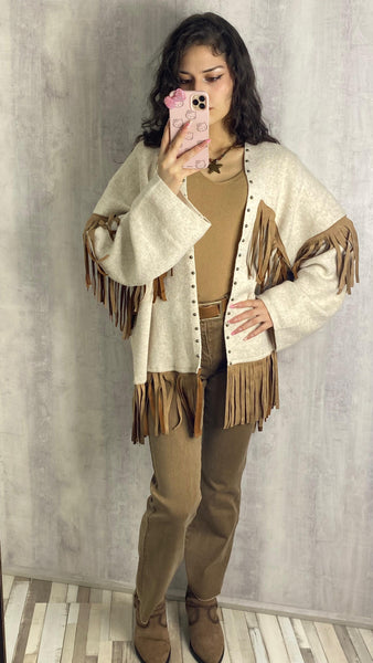Chaqueta de punto con flecos