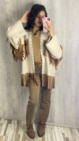 Chaqueta de punto con flecos