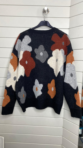 Jersey estampado flores fondo negro