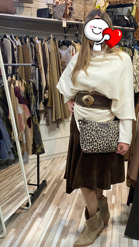 Ponchó blanco roto de punto