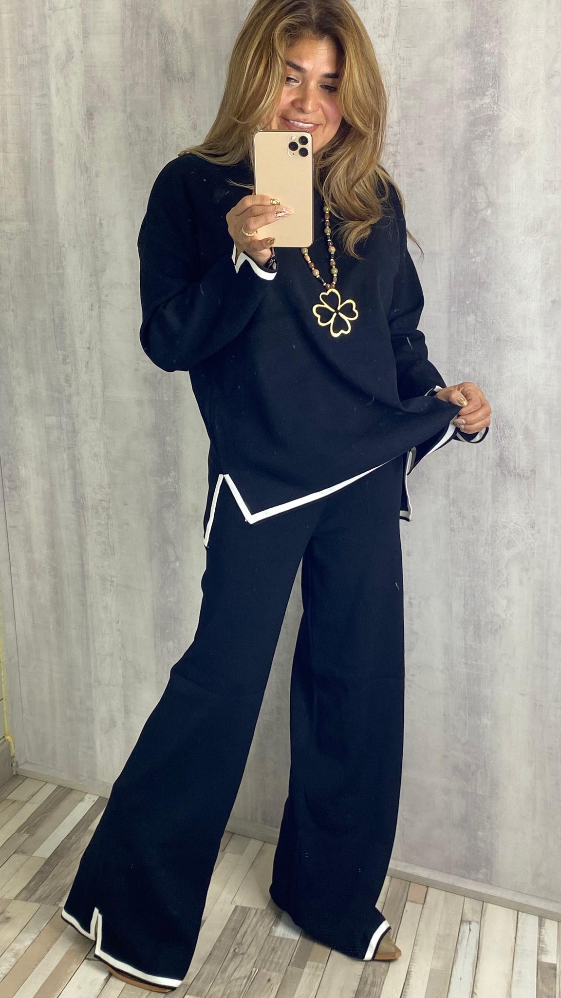 Conjunto de punto de canalé en negro