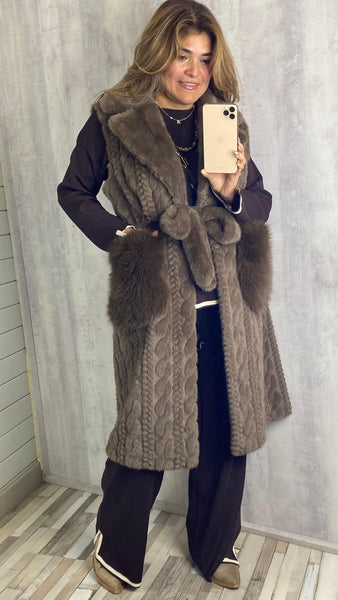 Chaleco marrón largo de de pelo sintético