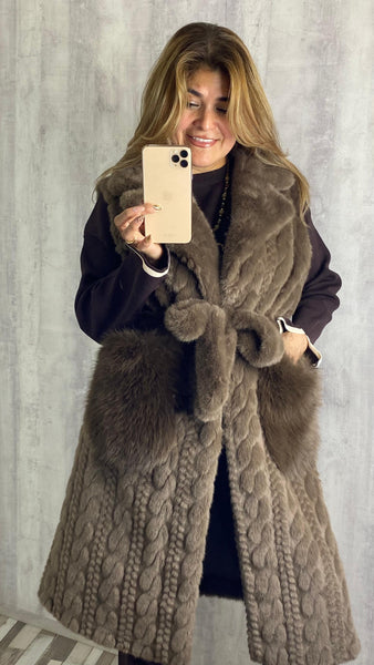 Chaleco marrón largo de de pelo sintético