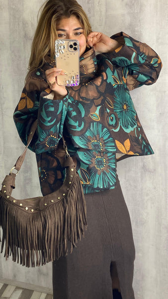 Chaqueta efecto capa asimétrica en tonos marrones, camel y turquesa