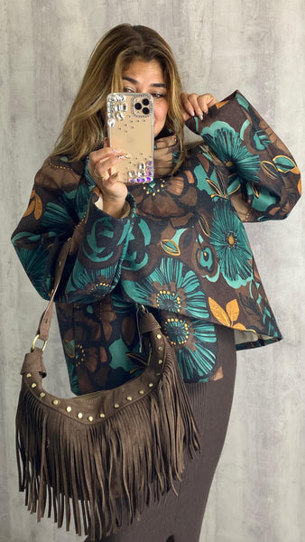 Chaqueta efecto capa asimétrica en tonos marrones, camel y turquesa