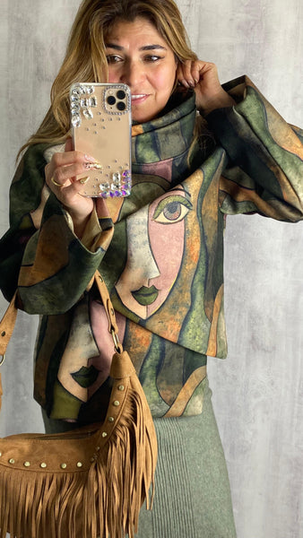 Chaqueta efecto capa asimétrica en tonos verde militar camel y rosa