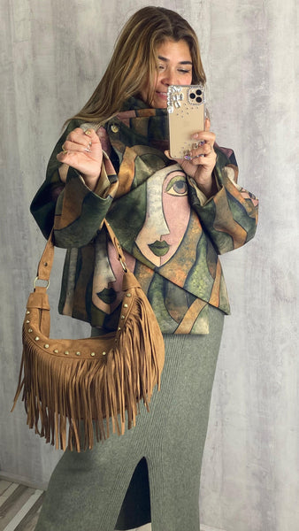 Chaqueta efecto capa asimétrica en tonos verde militar camel y rosa