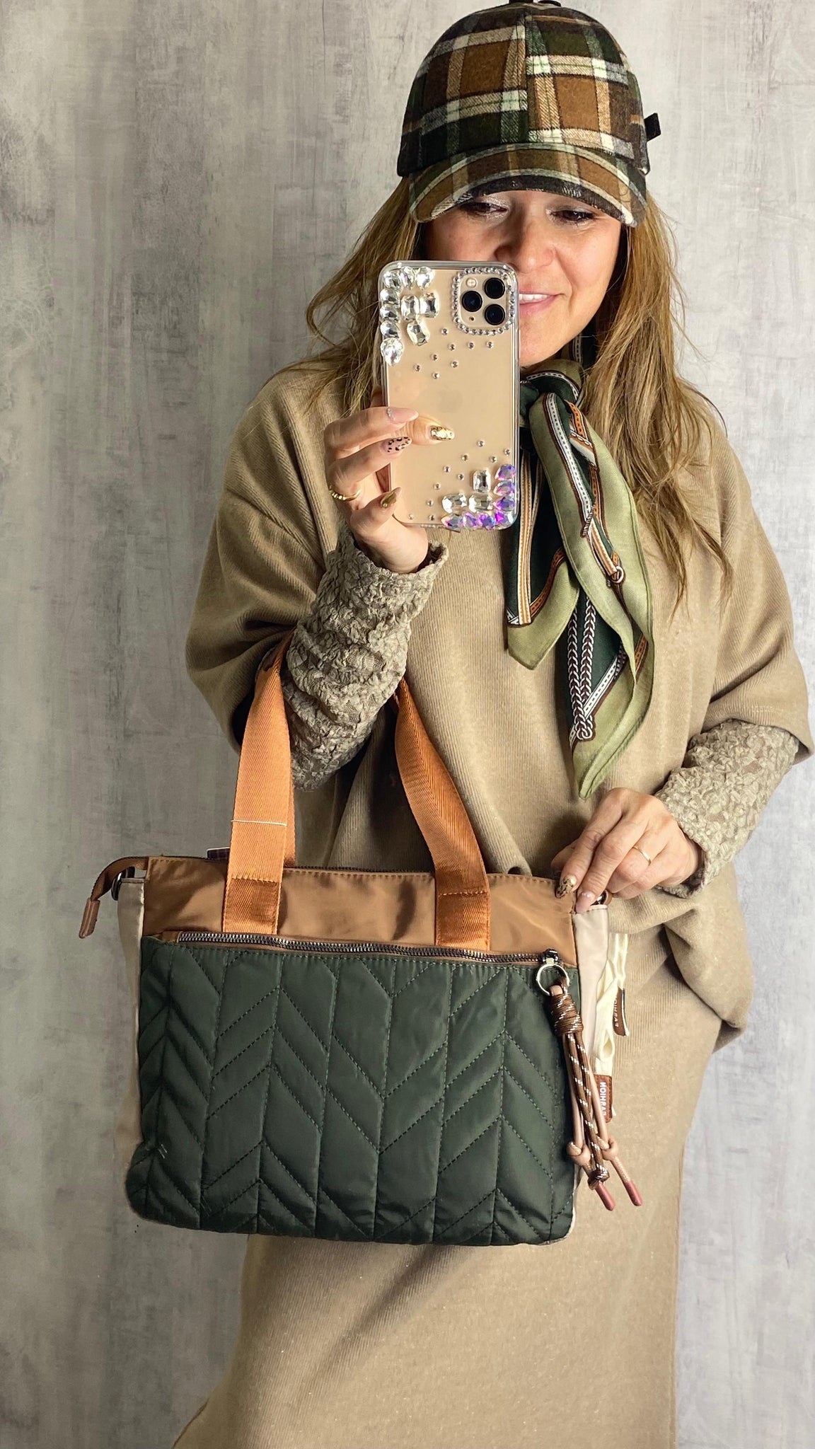 Bolso acolchado verde militar combinado