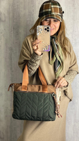 Bolso acolchado verde militar combinado