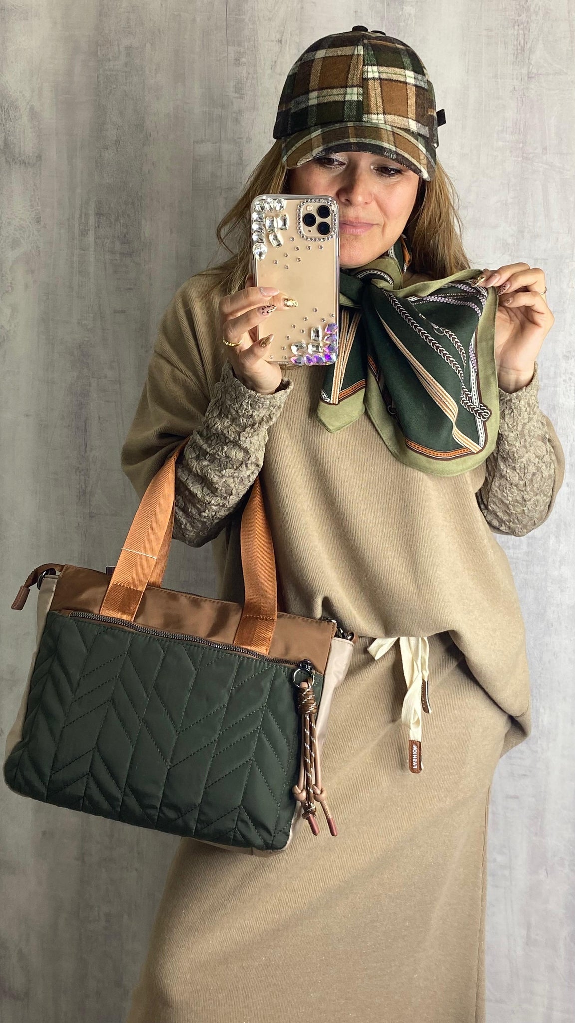 Gorra de cuadros en verde y camel