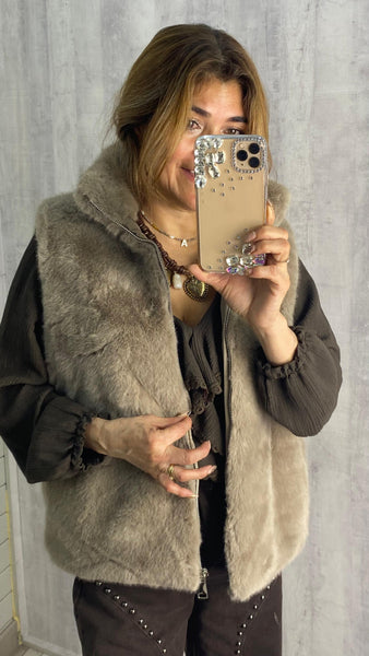 Chaleco de pelo color topo