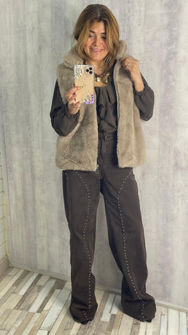 Chaleco de pelo color topo