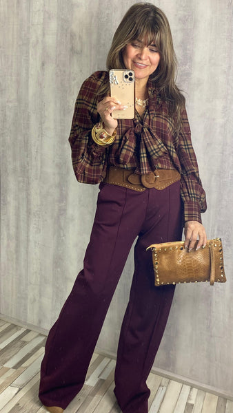 Bolso camel de piel con tachas