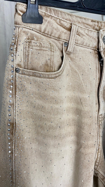 Pantalón vaquero corte balloon con pedrería de sstras