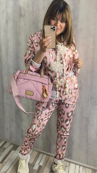 Conjunto chándal animal print, verde agua, rosa palo y azul bebé
