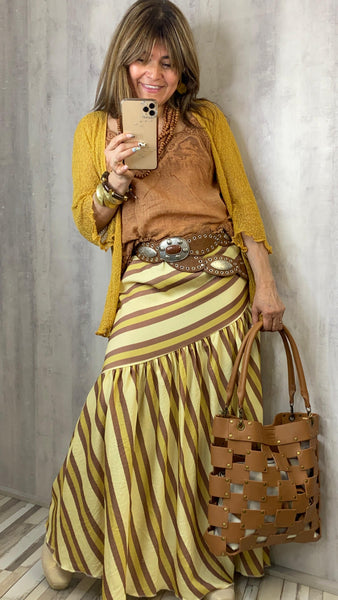 Falda corte asimétrico en amarillo y camel