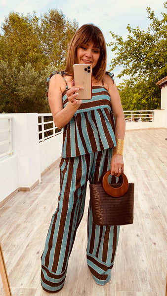 Bolso marrón de polipiel con asa de madera