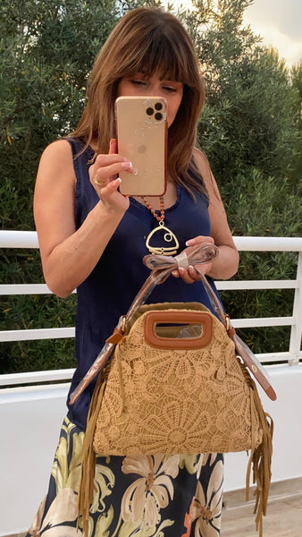 Bolso camel de croché combinado en polipiel y flecos