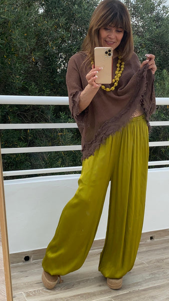 Pantalón satinado bombacho en verde pistacho