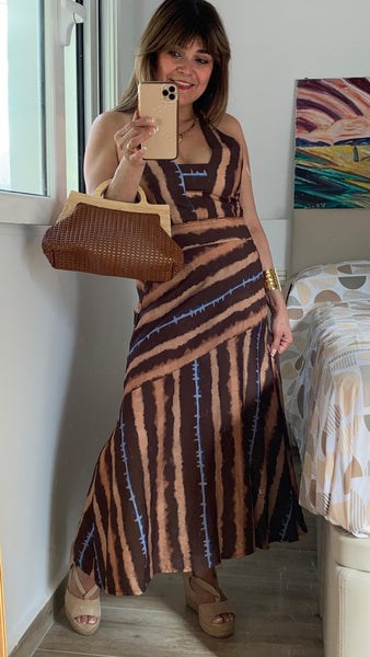Vestido asimétrico estampado en tonos marrones y azul