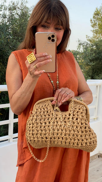 Bolso de rafia de mano color camel