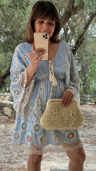 Bolso blanco roto de rafia natural