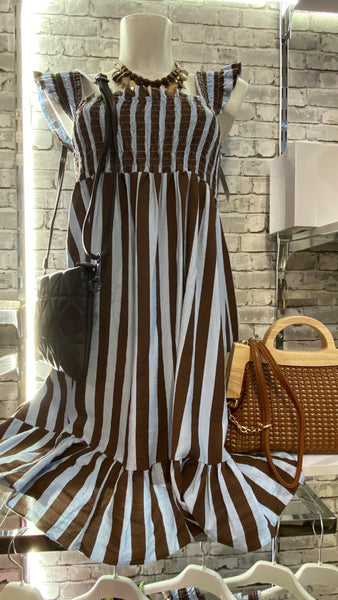 Vestido a rayas con nido de abeja