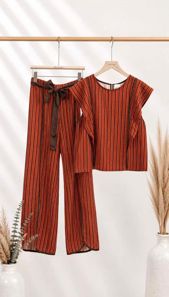 Conjunto color caldera a rayas