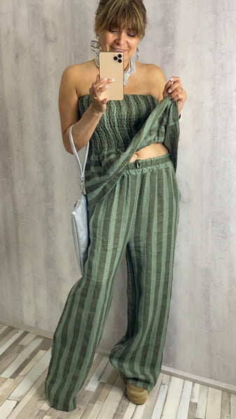 Conjunto de lino a rayas en verde oscuro y verde claro